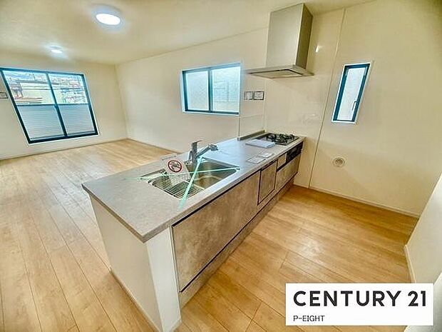 料理をしながらリビングを見渡せるつくりで、料理中も家族との会話がはずみます。