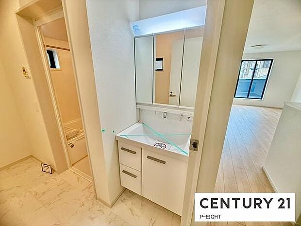 明るい洗面台で、毎日の身支度を!