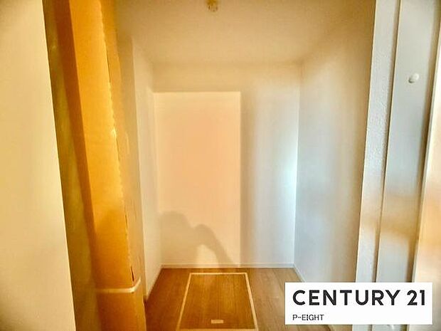 ウォークインクローゼットでたくさん収納できます!