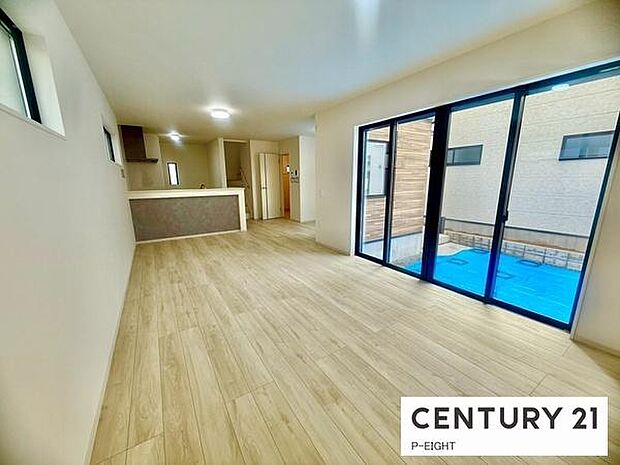 家族の笑い声が聞こえてきそうな、暖かい空間になっています。