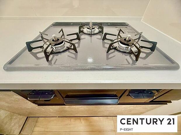 三口コンロで料理もはかどりますね!グリルもあります!