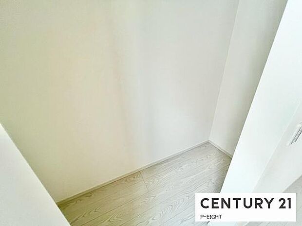 ウォークインクローゼットでお部屋もすっきり！