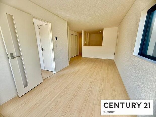 家族の笑い声が聞こえてきそうな、暖かい空間になっています。