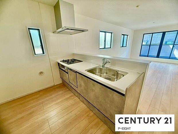 料理をしながらリビングを見渡せるつくりで、料理中も家族との会話がはずみます。