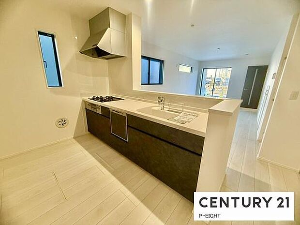 料理をしながらリビングを見渡せるつくりで、料理中も家族との会話がはずみます。