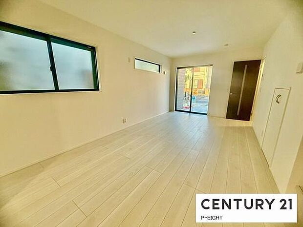 家族の笑い声が聞こえてきそうな、暖かい空間になっています。