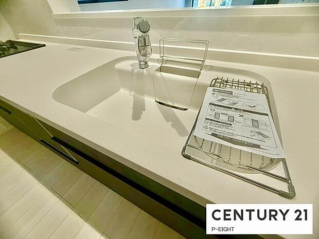 浄水器内蔵型のため、キッチン回りもスリムな印象です！