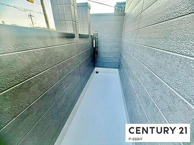 洗濯物は日当たりの良いバルコニーへ！