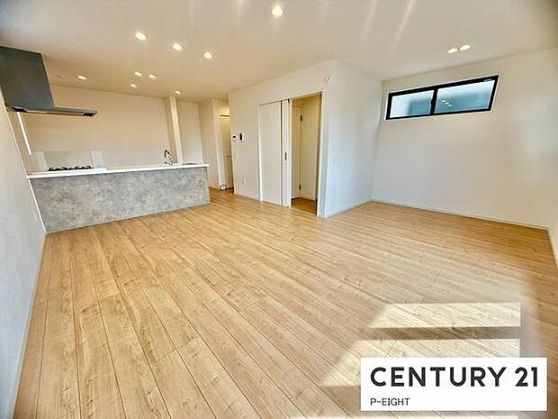 家族の笑い声が聞こえてきそうな、暖かい空間になっています。