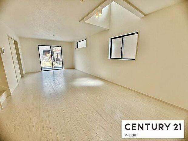 家族の笑い声が聞こえてきそうな、暖かい空間になっています。