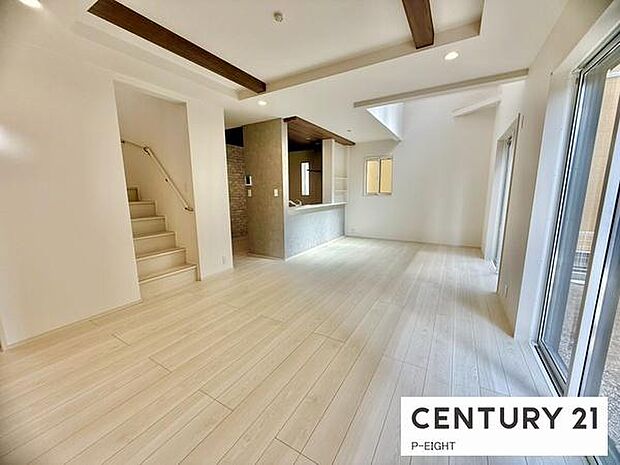 家族の笑い声が聞こえてきそうな、暖かい空間になっています。