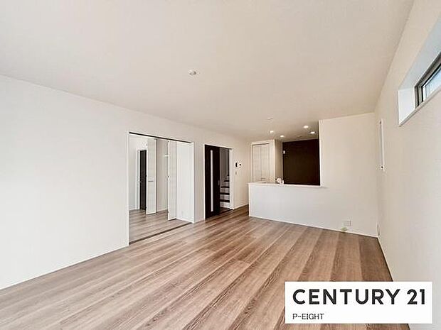 家族の笑い声が聞こえてきそうな、暖かい空間になっています。