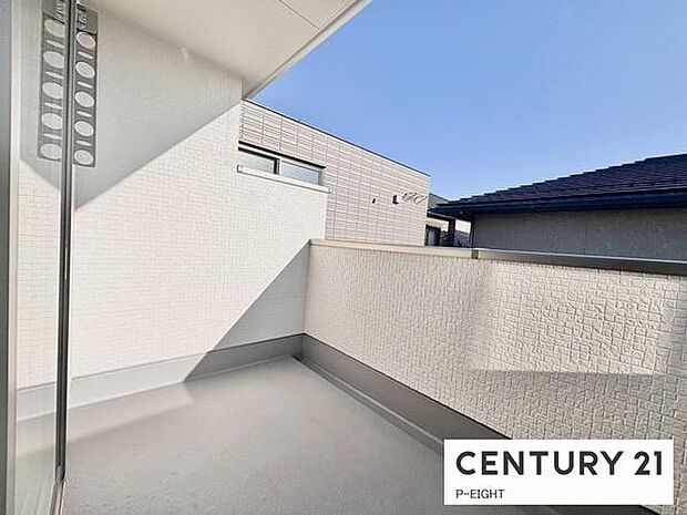 洗濯物は日当たりの良いバルコニーへ！