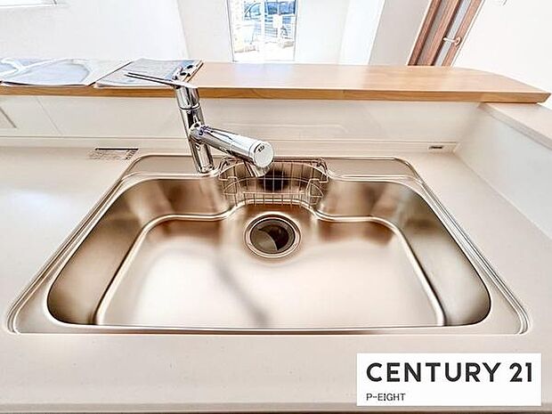 浄水器内蔵型のため、キッチン回りもスリムな印象です!