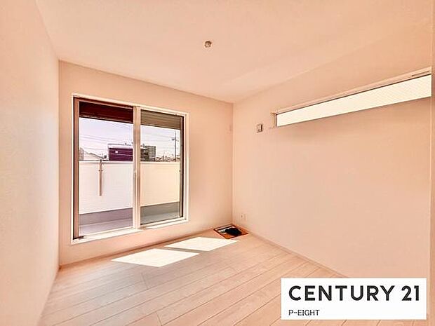 バルコニーに面している明るい洋室です!