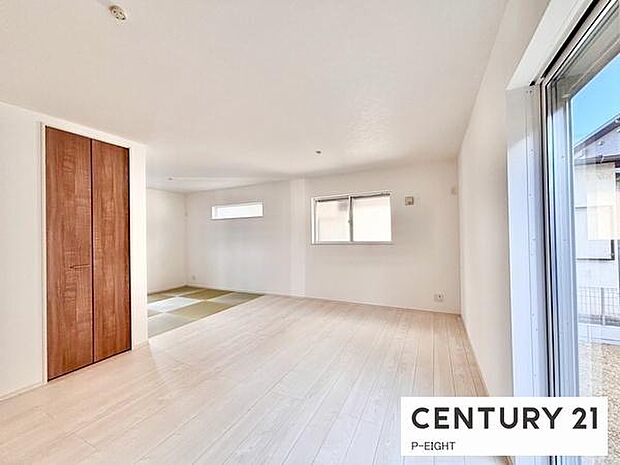 家族の笑い声が聞こえてきそうな、暖かい空間になっています。