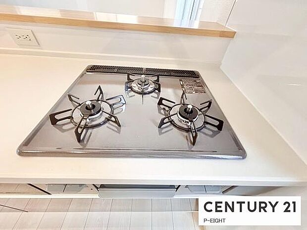 三口コンロで料理もはかどりますね！グリルもあります！