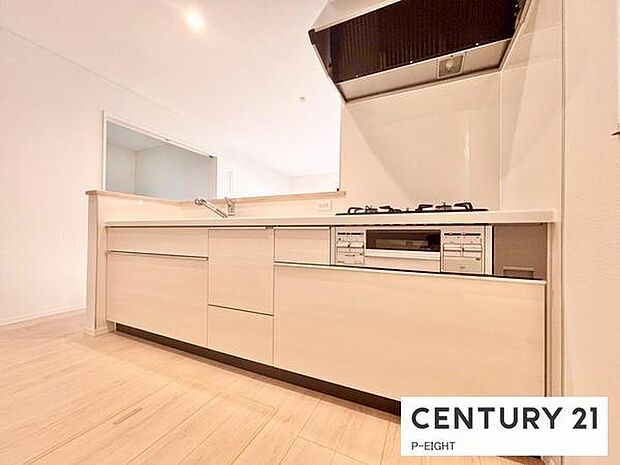 料理をしながらリビングを見渡せるつくりで、料理中も家族との会話がはずみます。