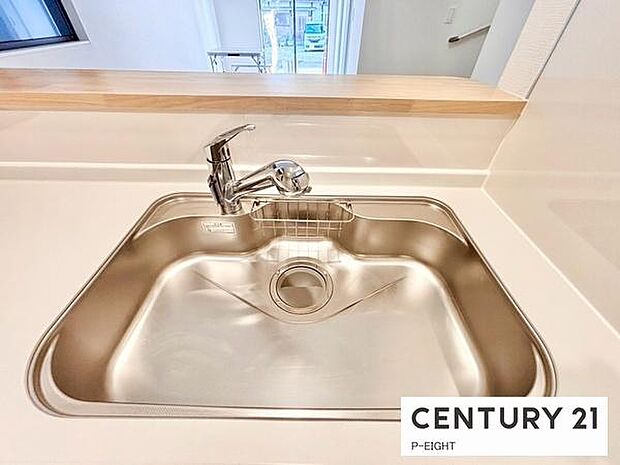 浄水器内蔵型のため、キッチン回りもスリムな印象です！
