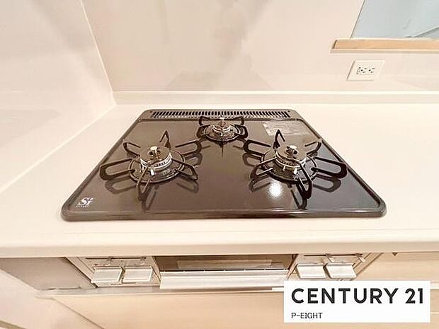 三口コンロで料理もはかどりますね！グリルもあります！