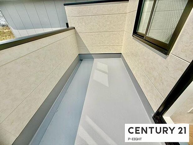 洗濯物は日当たりの良いバルコニーへ！