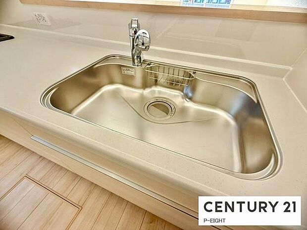 浄水器内蔵型のため、キッチン回りもスリムな印象です！