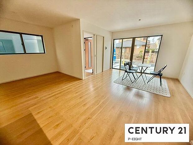 家族の笑い声が聞こえてきそうな、暖かい空間になっています。