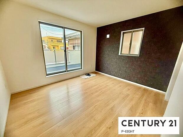 バルコニーに面している明るい洋室です!