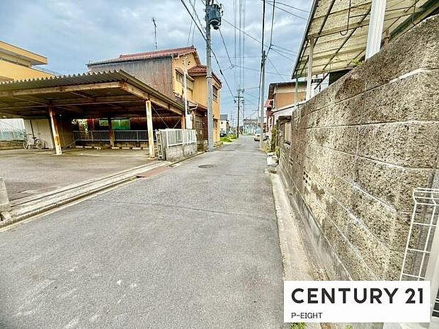 アスファルト舗装の道路です!