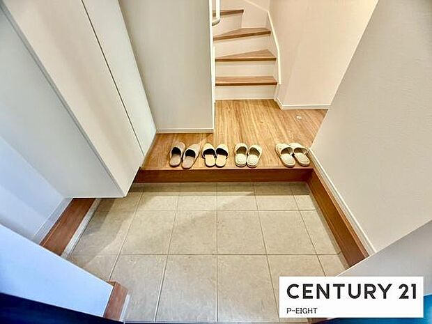 広々とした玄関で来客を受け入れます!