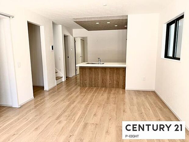 家族の笑い声が聞こえてきそうな、暖かい空間になっています。