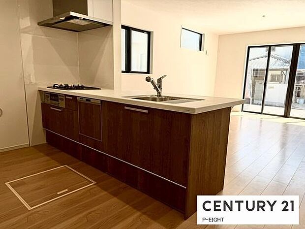 料理をしながらリビングを見渡せるつくりで、料理中も家族との会話がはずみます。