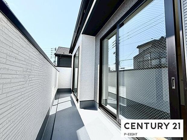 洗濯物は日当たりの良いバルコニーへ!