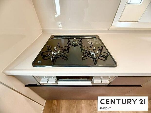 三口ガスコンロで料理もはかどりますね!グリルもあります!