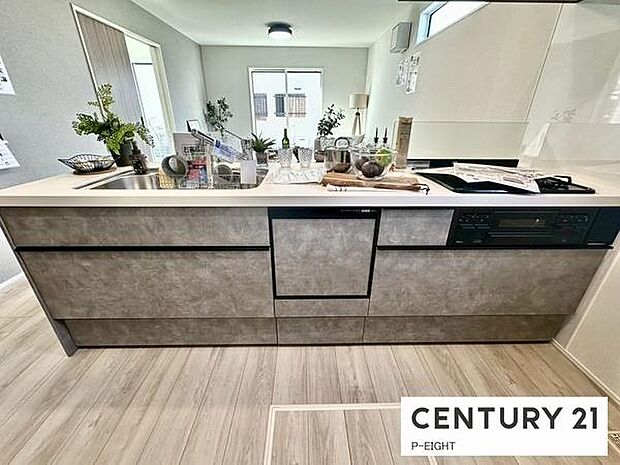 料理をしながらリビングを見渡せるつくりで、料理中も家族との会話がはずみます。