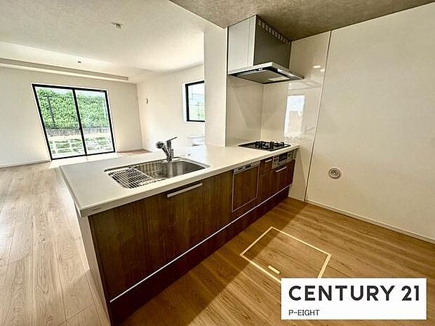 料理をしながらリビングを見渡せるつくりで、料理中も家族との会話がはずみます。