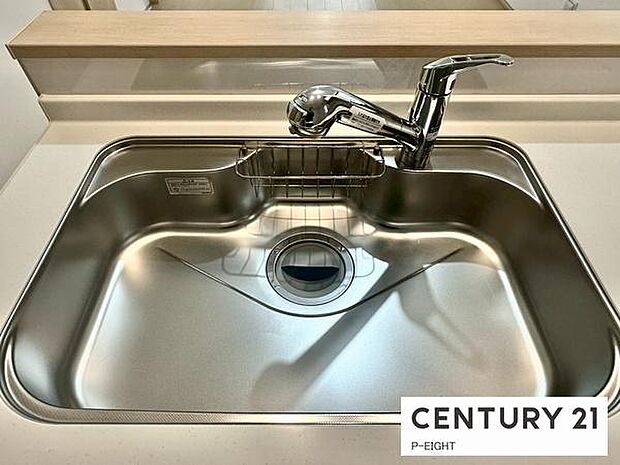 浄水器内蔵型のため、キッチン回りもスリムな印象です！