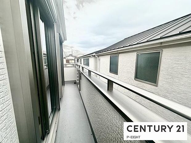 洗濯物は日当たりの良いバルコニーへ！