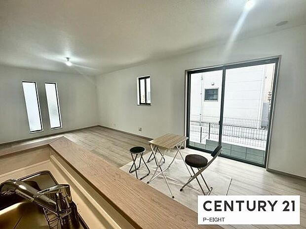 家族の笑い声が聞こえてきそうな、暖かい空間になっています。