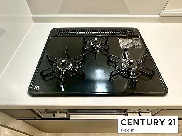 三口コンロで料理もはかどりますね！グリルもあります！