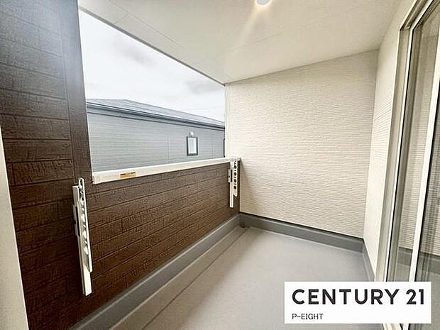 洗濯物は日当たりの良いバルコニーへ！