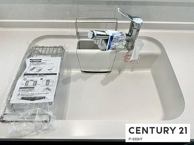 浄水器内蔵型のため、キッチン回りもスリムな印象です！