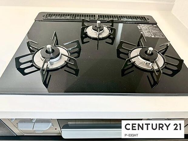 三口コンロで料理もはかどりますね！グリルもあります！