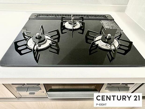 三口コンロで料理もはかどりますね！グリルもあります！