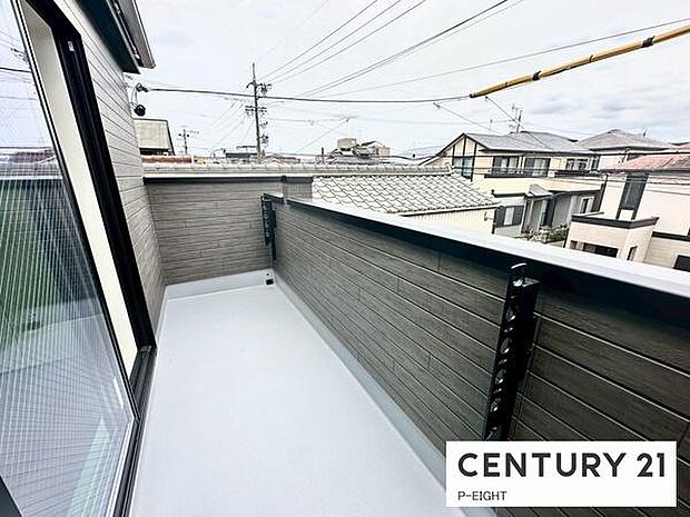 洗濯物は日当たりの良いバルコニーへ！