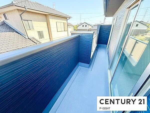 洗濯物は日当たりの良いバルコニーへ！