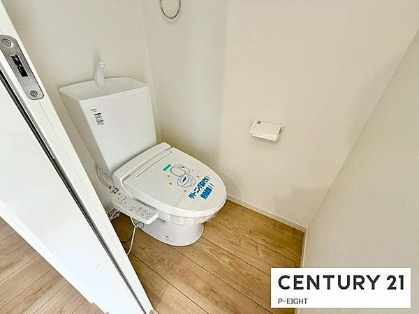 ウォシュレット付きの暖房便座で快適です！