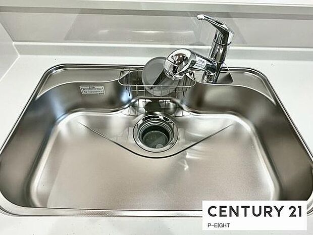浄水器内蔵型のため、キッチン回りもスリムな印象です！
