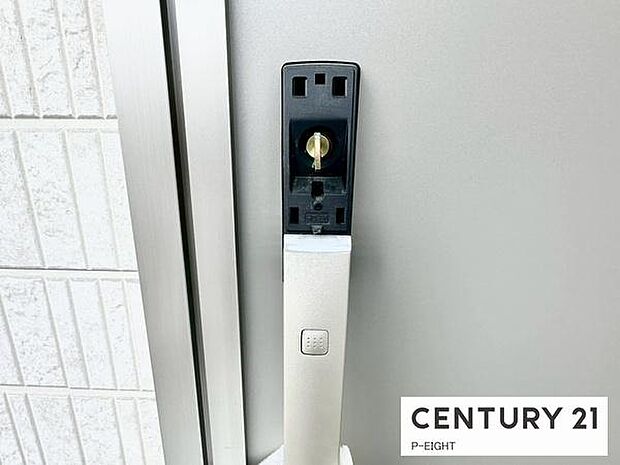 開錠・施錠に便利なスマートキー採用!