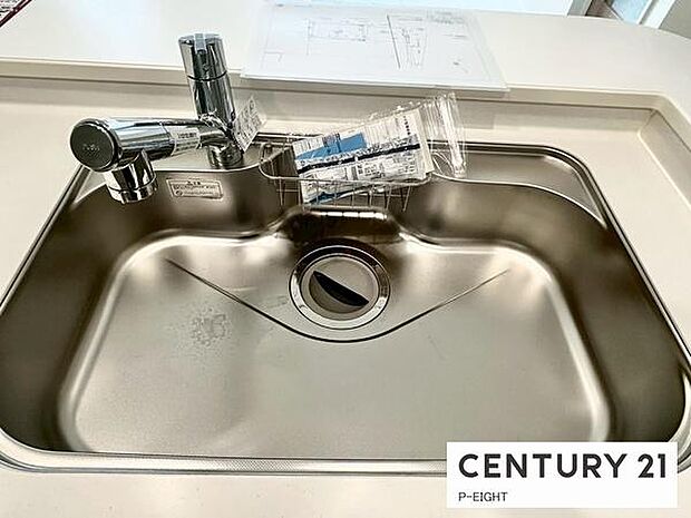 浄水器内蔵型のため、キッチン回りもスリムな印象です!